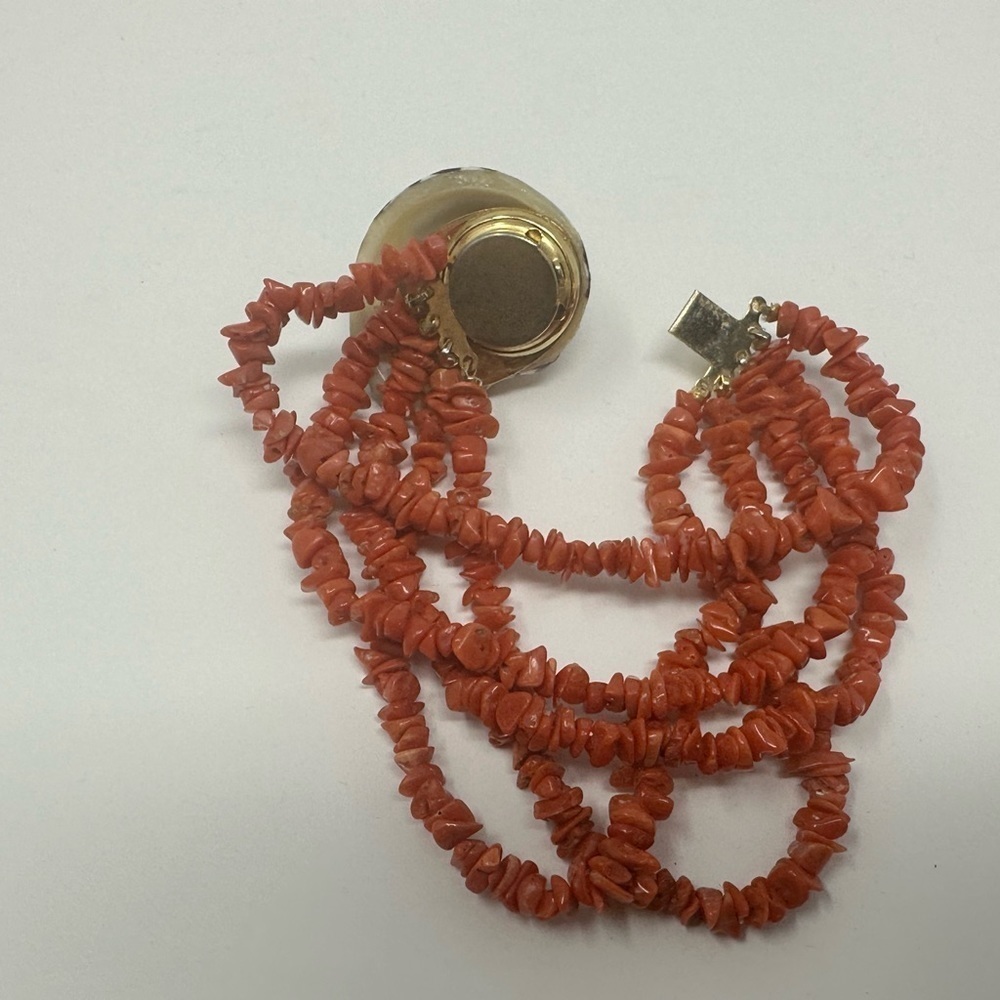 Beautiful Coral and Shell Bracelet - Picture 5 of 6